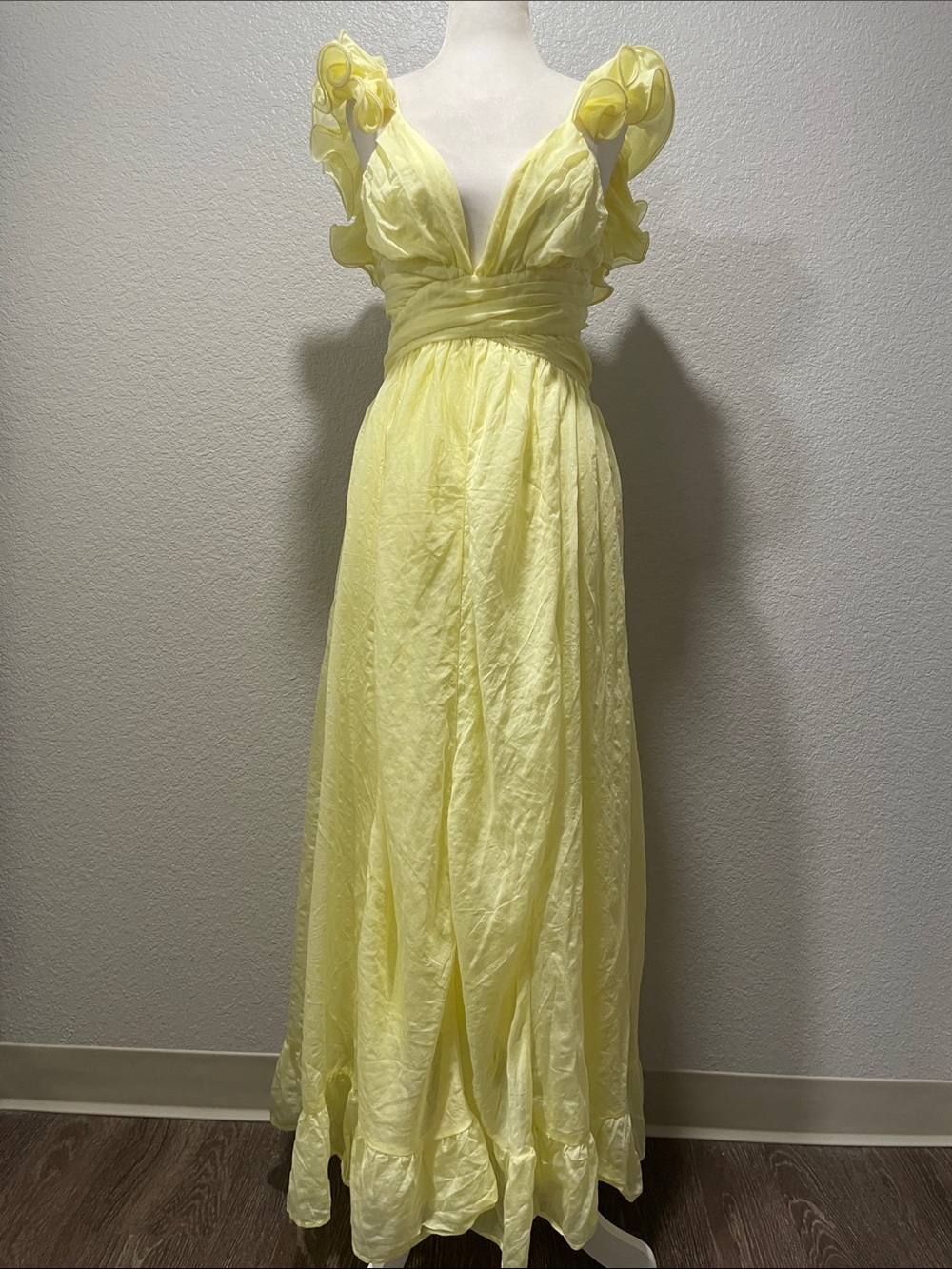 Storia Bright Yellow Maxi Dress Ruffled Size Size Medium